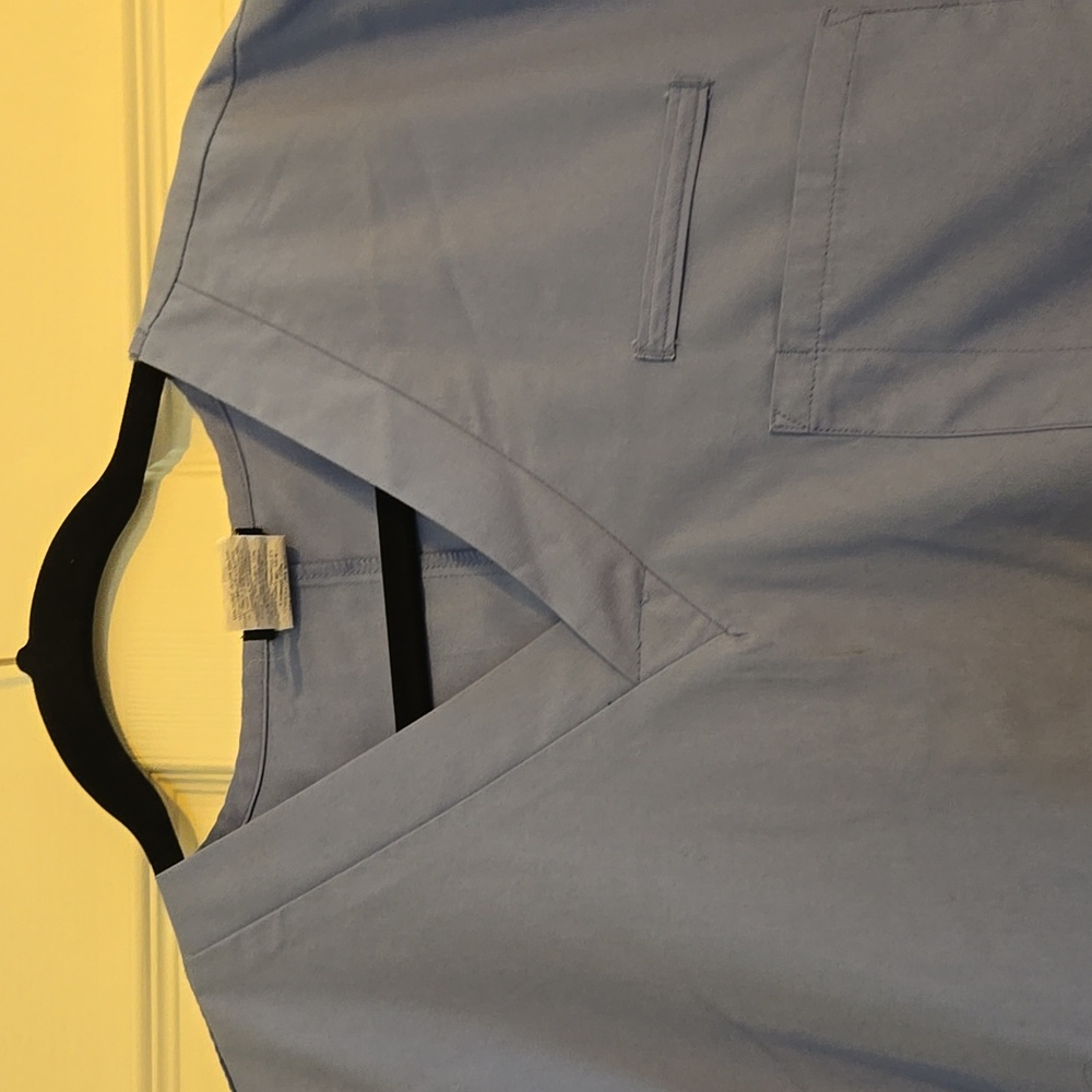 Scrub top